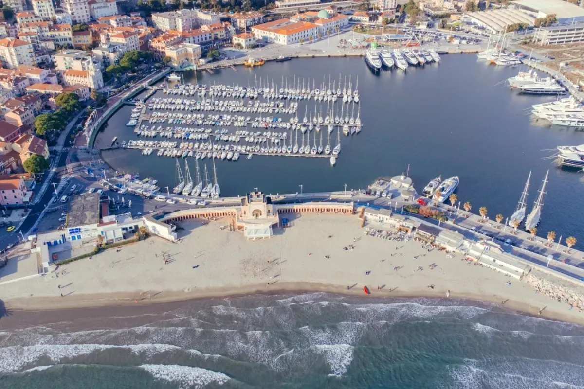 Porto di Imperia, marina in Imperia, Italy — photo 8