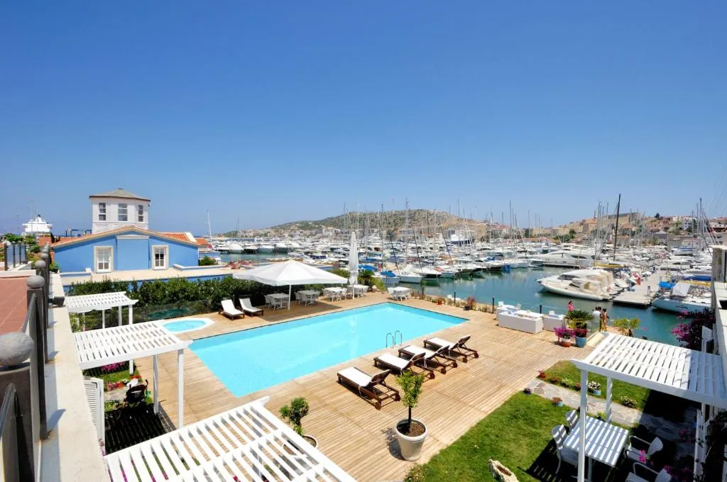 Cesme Marina in Çeşme, Turkey — photo 9
