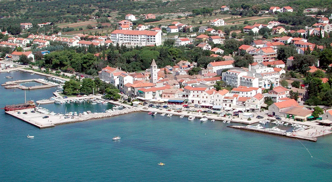 Molum Marine Club, marina in Općina Sveti Filip i Jakov, Croatia — photo 2