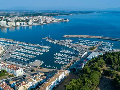 Club Nàutic L' Escala, marina in l'Escala, Spain — photo 2