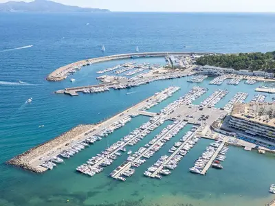 Club Nàutic L' Escala, marina in l'Escala, Spain — photo 4
