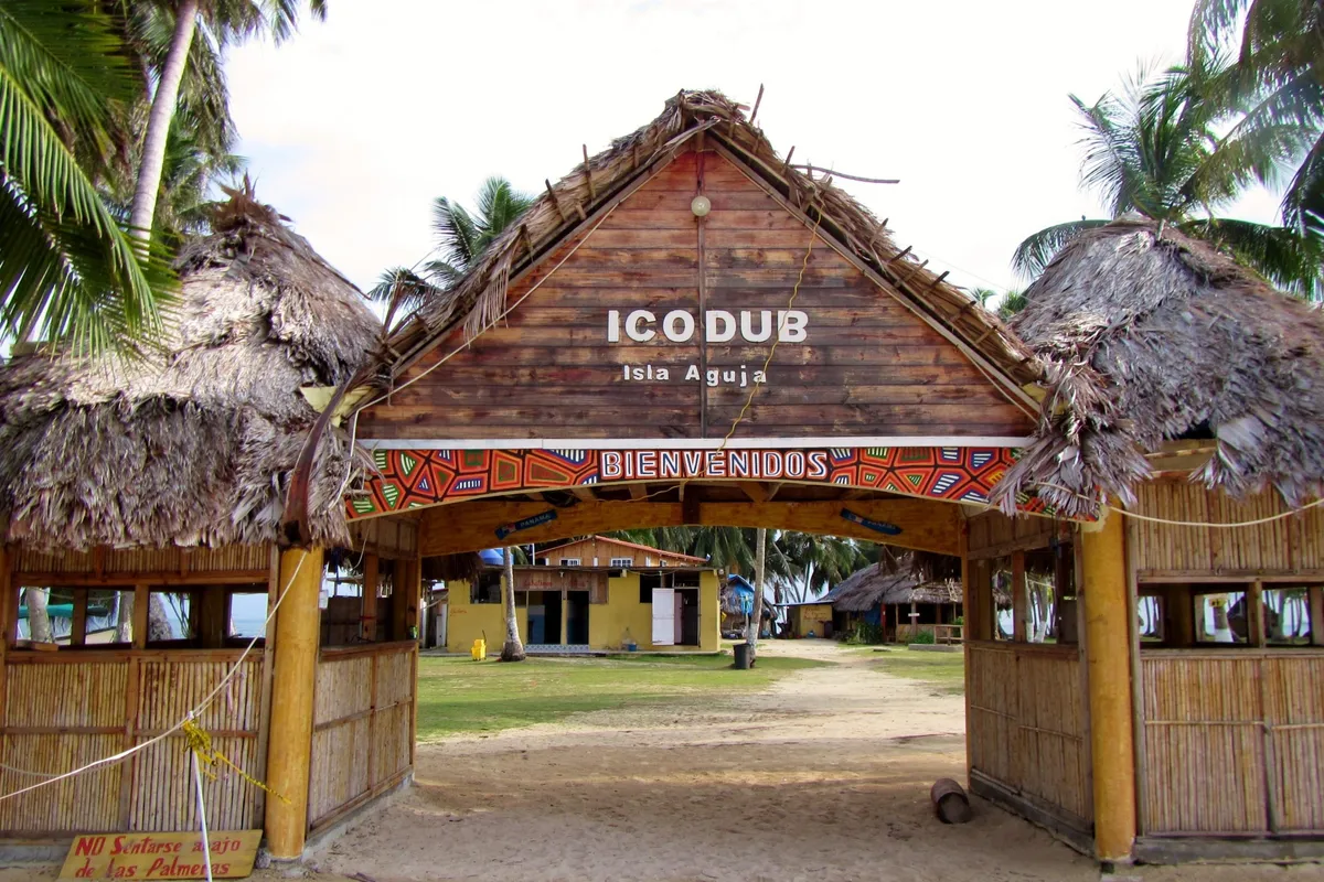 Isla Aguja Cabins San Blas Marina in Panama — photo 2