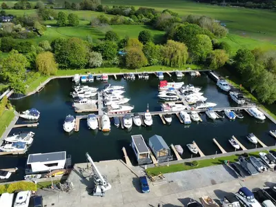 Chertsey Marina in Borough of Runnymede, United Kingdom — photo 3