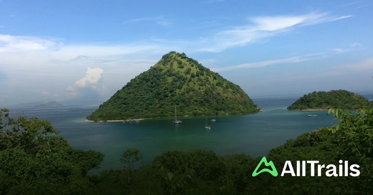 Labuan Bajo Marina in Labuan Bajo, Indonesia — photo 4