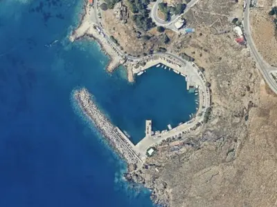 Port of Sfakia, marina in Hora Sfakion, Greece — photo 2