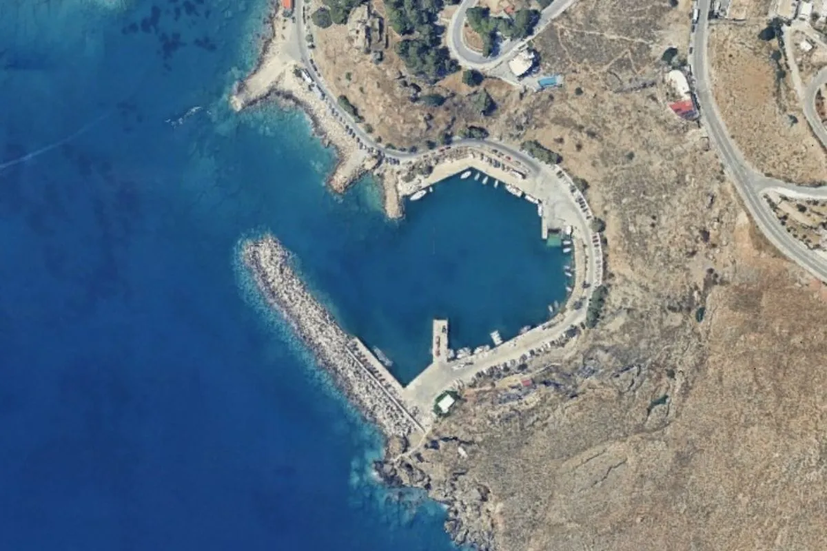 Port of Sfakia, marina in Hora Sfakion, Greece — photo 2