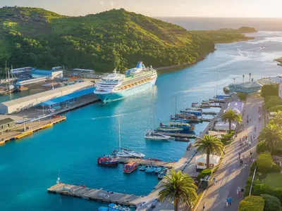 Clifton harbour, marina in Clifton, Saint Vincent and the Grenadines — photo 5