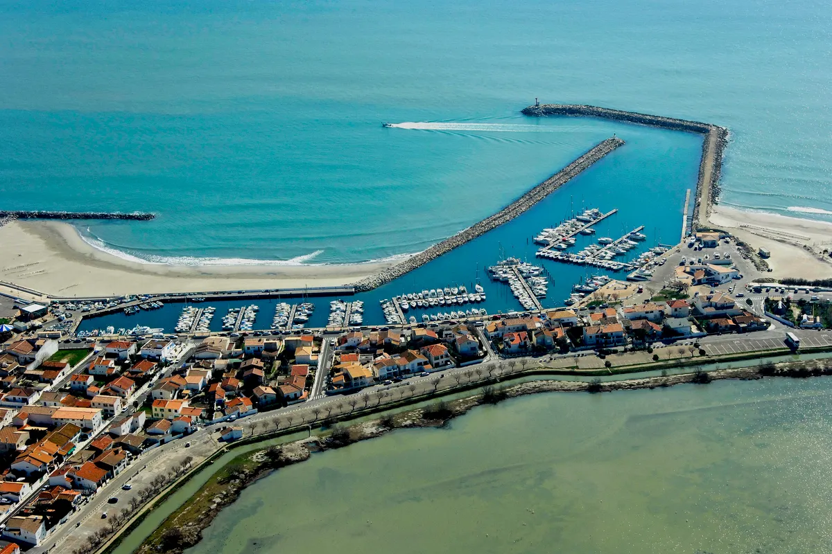 Bellegarde Marina in Aubais, France — photo 2
