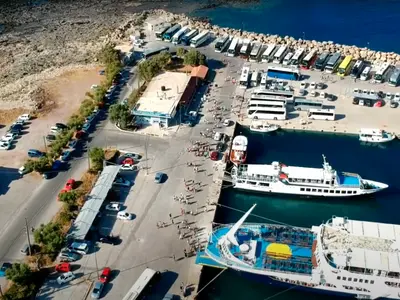 Kavonisi Kissamos Port, marina in Kissamos, Greece — photo 2