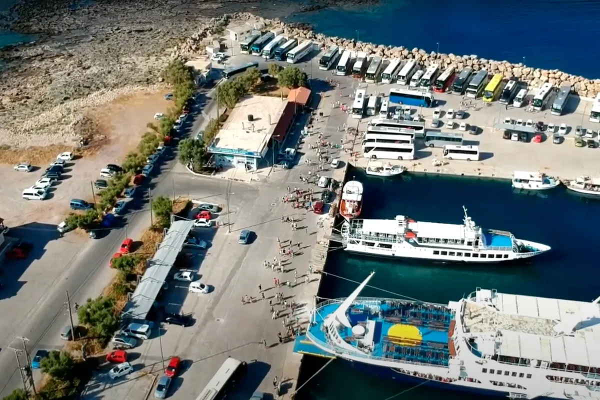 Kavonisi Kissamos Port, marina in Kissamos, Greece — photo 2