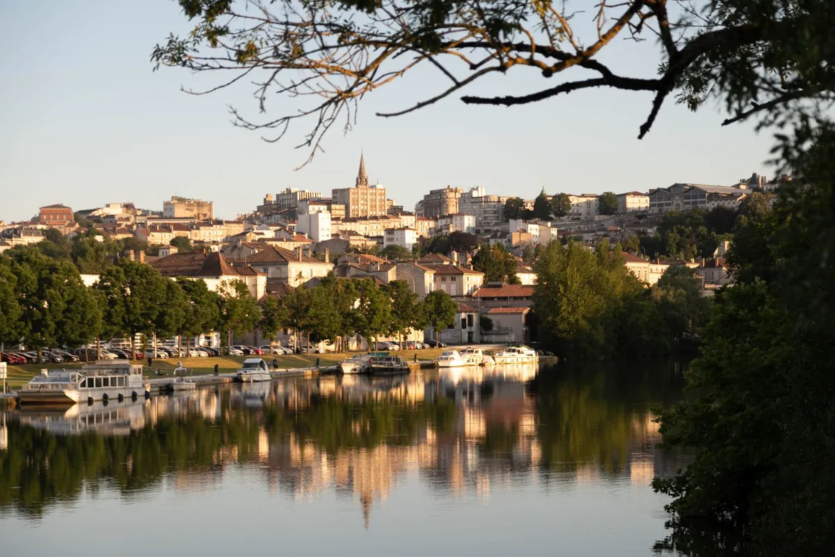 Sireuil Marina in Sireuil, France — photo 2