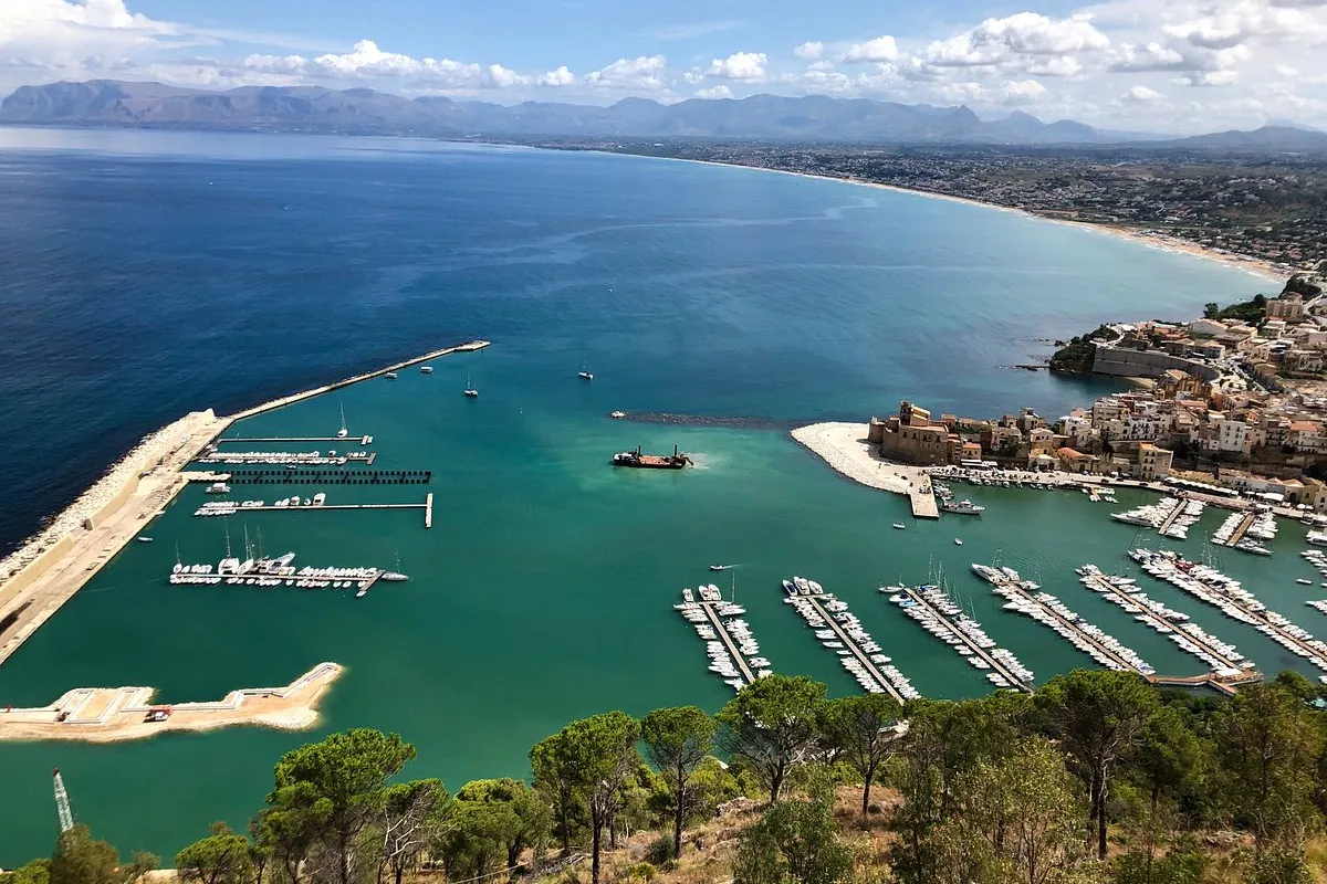 Porto di Castellammare del Golfo, marina in Castellammare del Golfo, Italy
