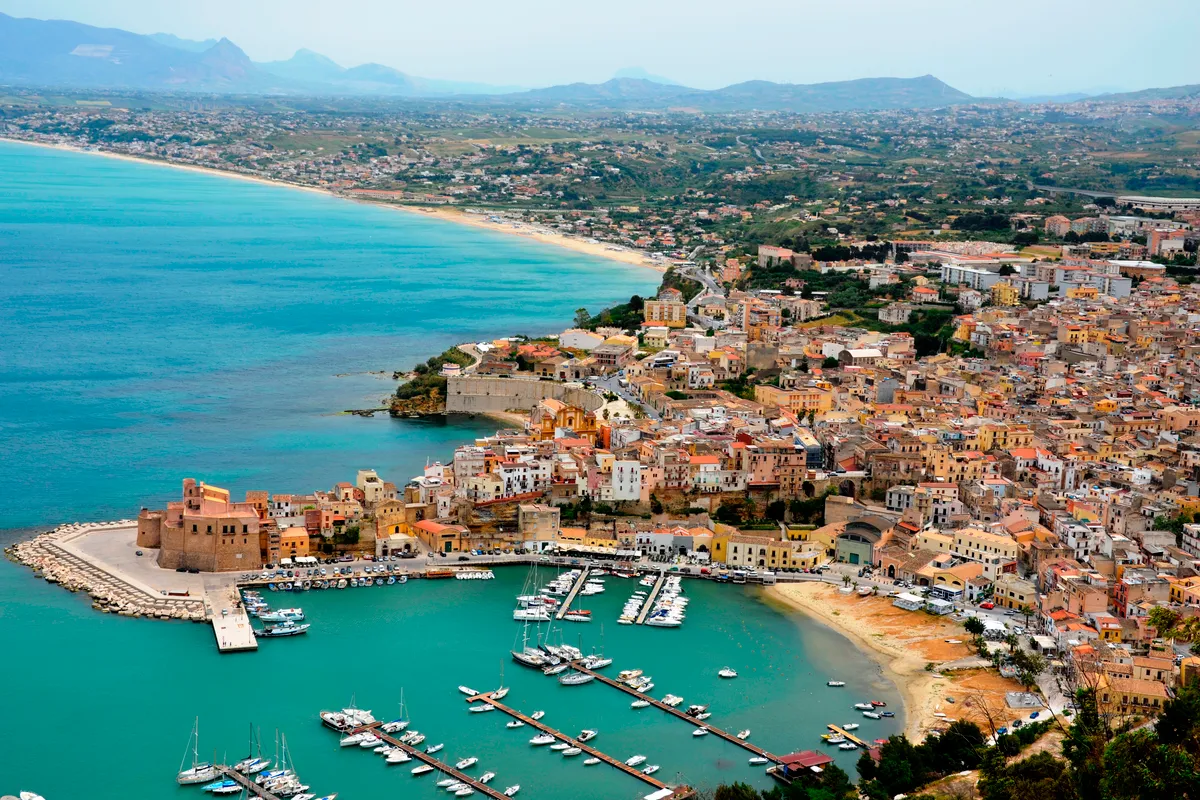 Porto di Castellammare del Golfo, marina in Castellammare del Golfo, Italy — photo 2
