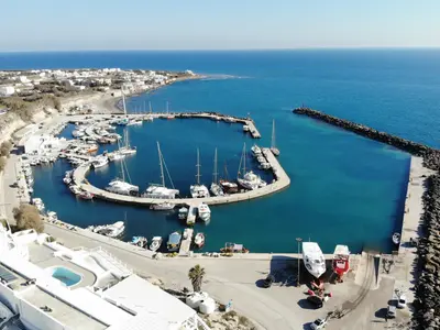 Santorini Port, marina in Thira Municipal Unit, Greece — photo 2