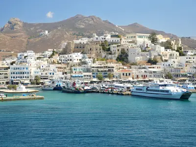 Santorini Port, marina in Thira Municipal Unit, Greece — photo 3