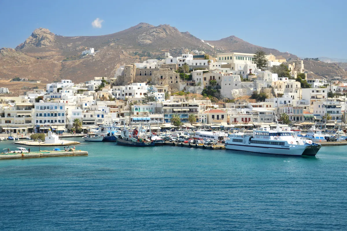 Santorini Port, marina in Thira Municipal Unit, Greece — photo 3