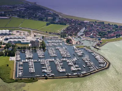 Jachthaven Hindeloopen, marina in Hindeloopen, Netherlands — photo 2