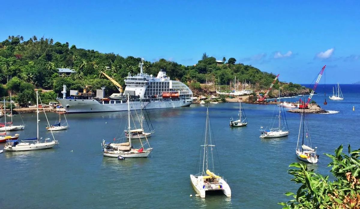 Atuona Port, marina in Hiva Oa, France — photo 7
