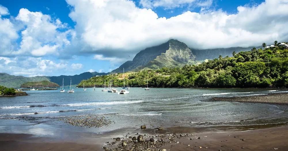 Atuona Port, marina in Hiva Oa, France — photo 9