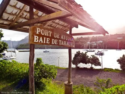 Atuona Port, marina in Hiva Oa, France — photo 2