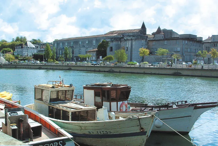 Jarnac Marina in Jarnac, France — photo 2