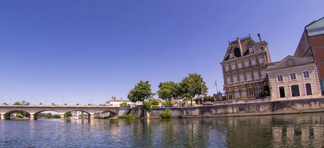 Jarnac Marina in Jarnac, France — photo 4