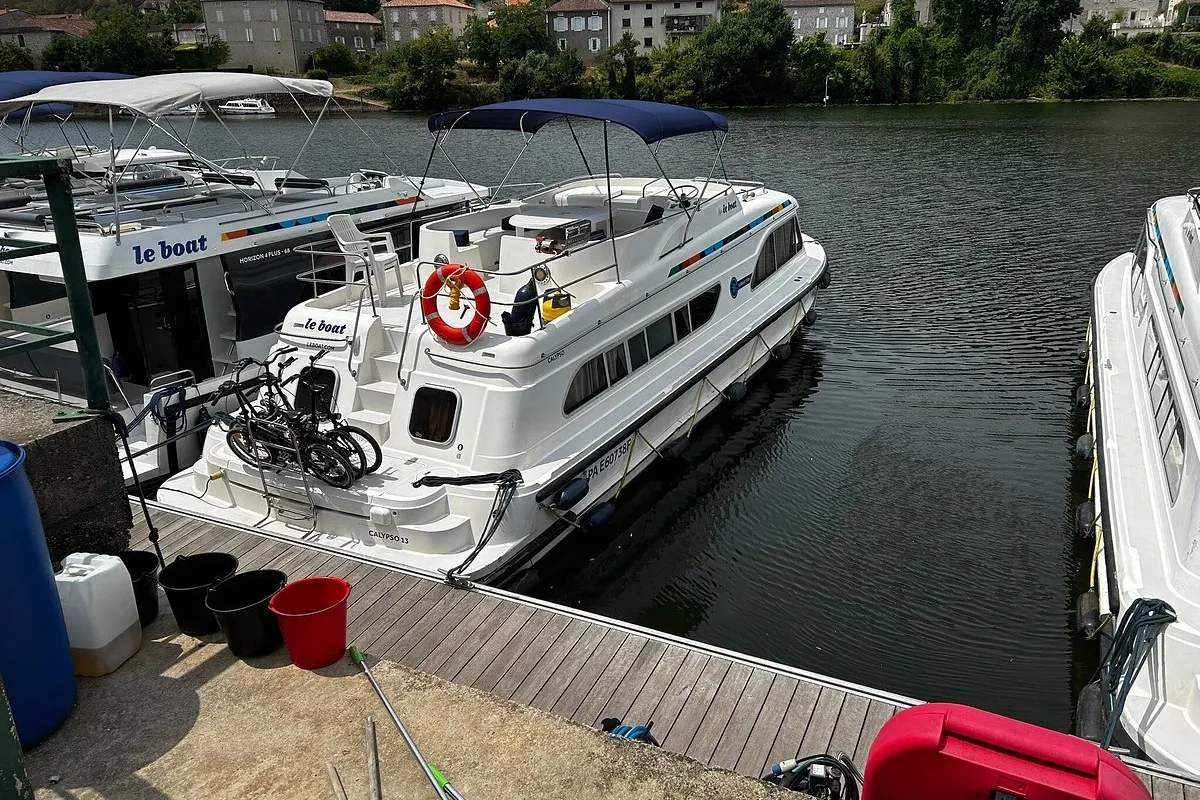 Douelle Marina in Douelle, France — photo 4