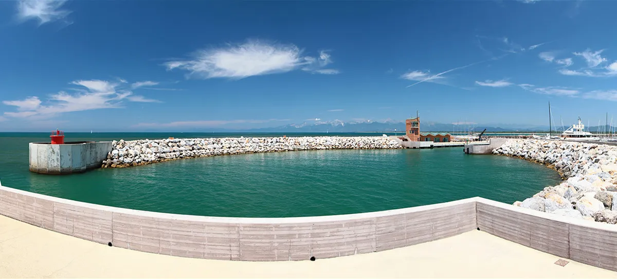 Porto di Pisa, marina in Pisa, Italy — photo 3