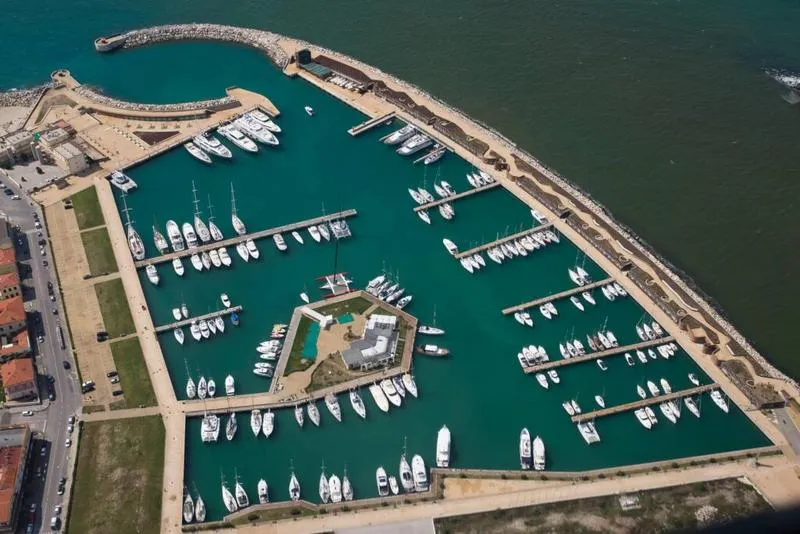 Porto di Pisa, marina in Pisa, Italy — photo 5