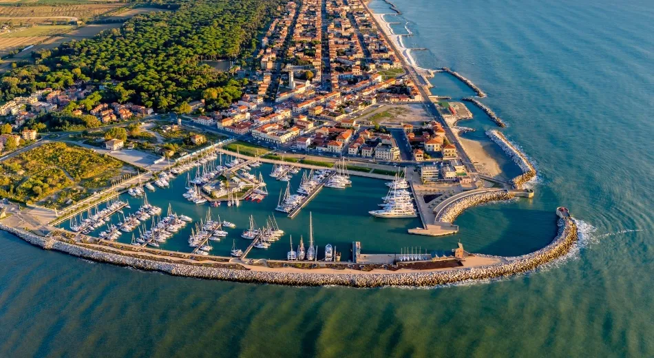 Porto di Pisa, marina in Pisa, Italy — photo 7