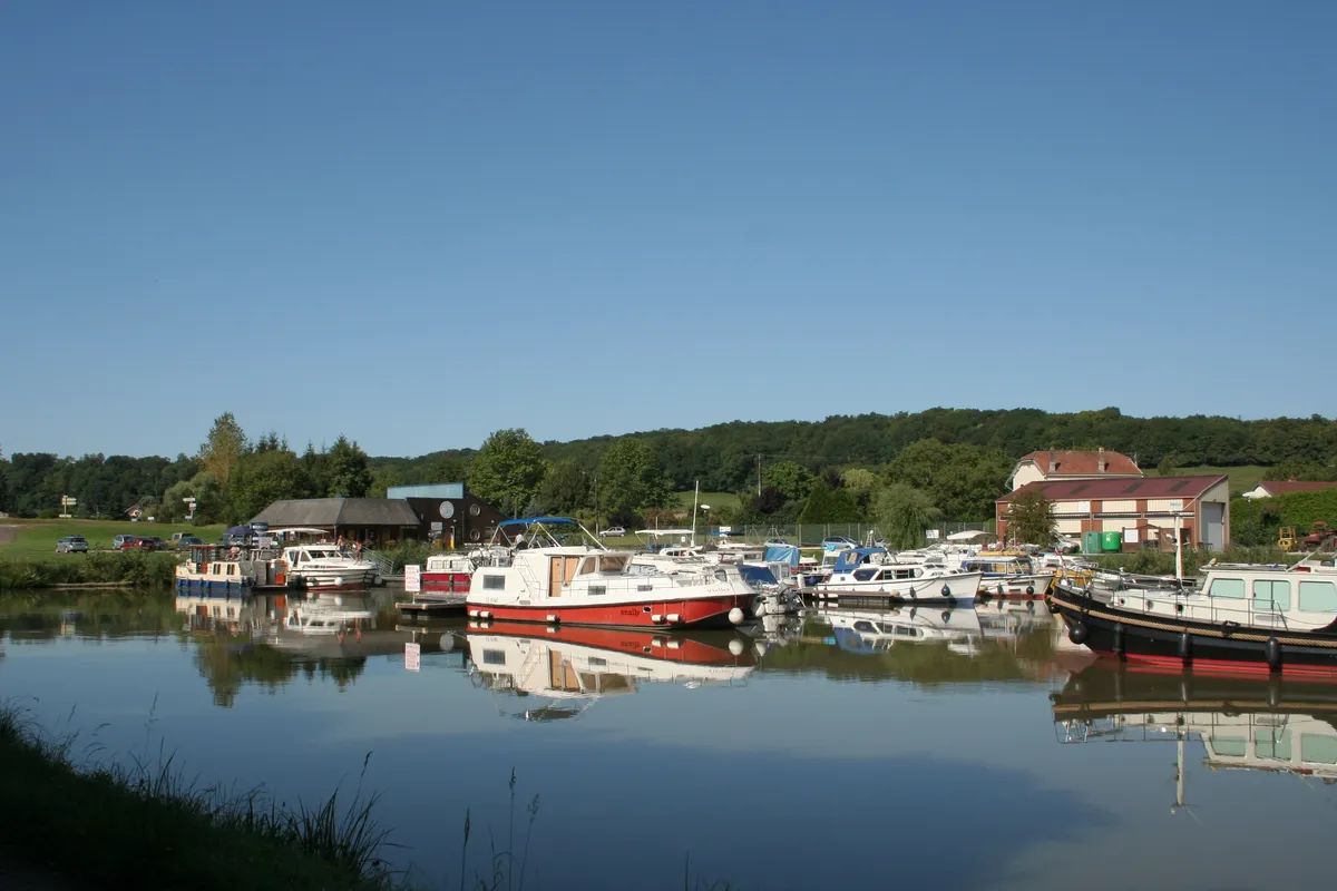 Port de Savoyeux, marina in Savoyeux, France