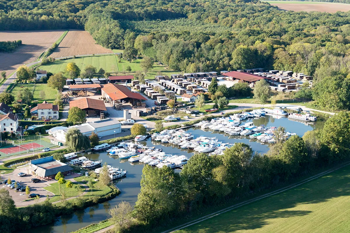 Port de Savoyeux, marina in Savoyeux, France — photo 2