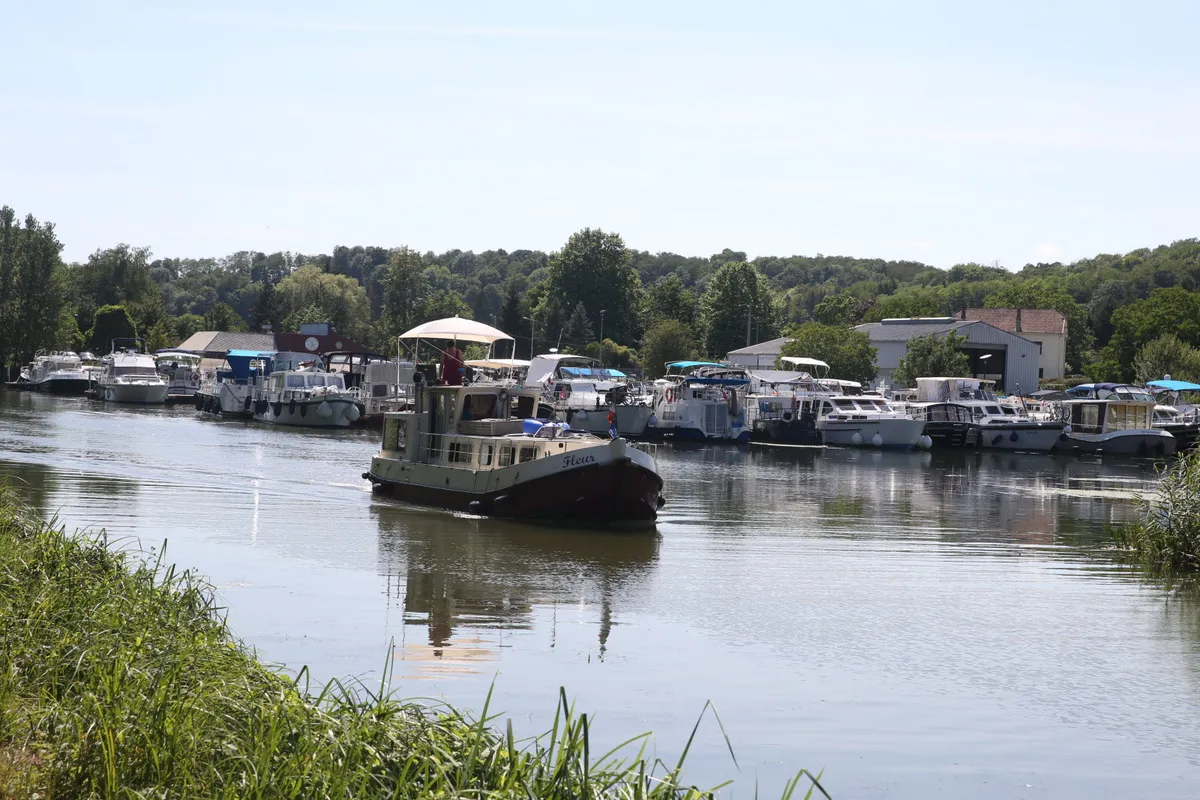 Port de Savoyeux, marina in Savoyeux, France — photo 4
