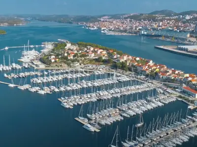 Potkucina, stop in Grad Šibenik — photo 2