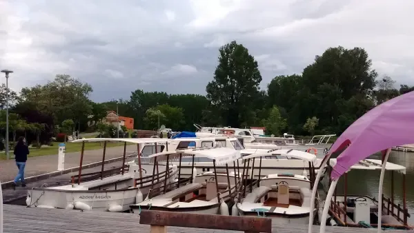 Buzet-sur-Baïse Marina in Buzet-sur-Baïse, France — photo 3