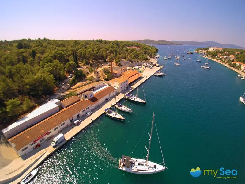 Marina Milna Kanarija in Općina Milna, Croatia