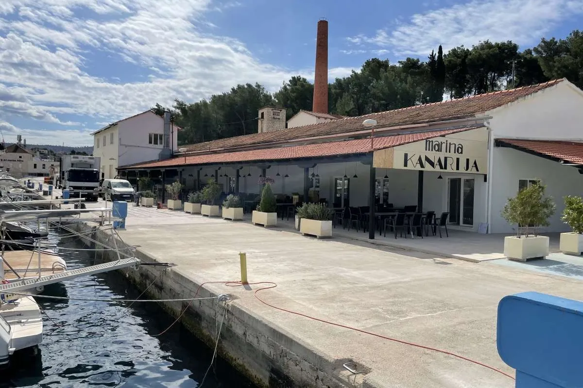 Marina Milna Kanarija in Općina Milna, Croatia — photo 2
