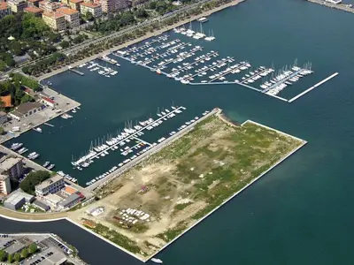Porto Mirabello, marina in La Spezia, Italy — photo 4