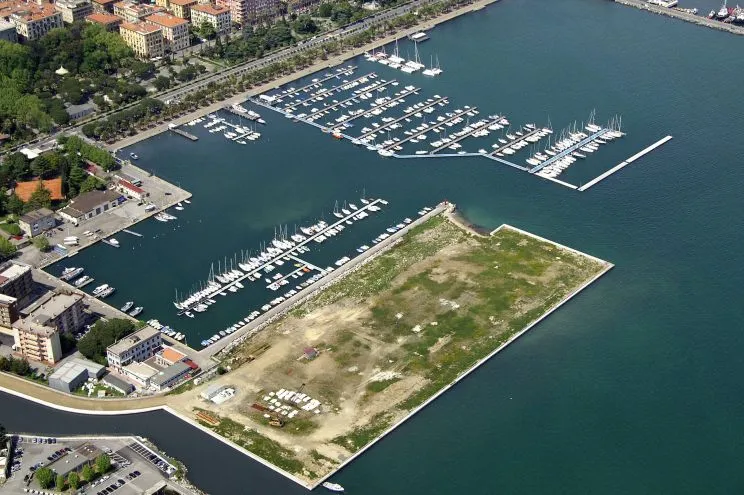 Porto Mirabello, marina in La Spezia, Italy — photo 4
