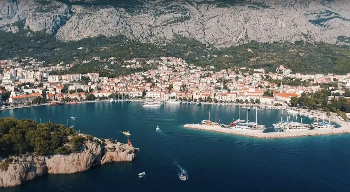 Makarska harbor, marina in Makarska, Croatia — photo 2