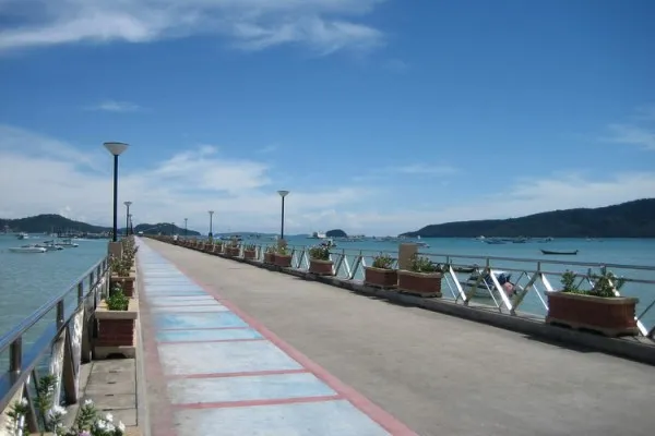 Chalong Pier, marina in Chalong, Thailand — photo 2