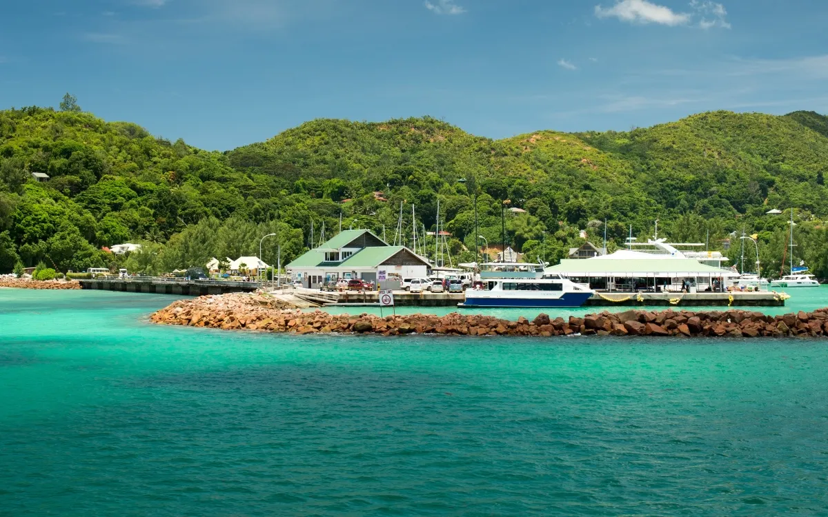 Praslin Ferry Harbour, marina in Baie Sainte Anne Praslin, Seychelles — photo 2