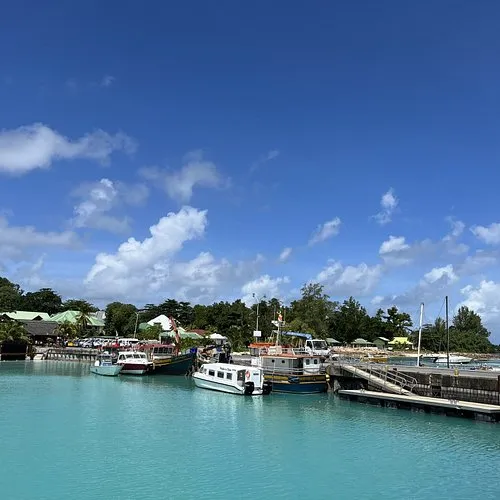 Praslin Ferry Harbour, marina in Baie Sainte Anne Praslin, Seychelles — photo 3
