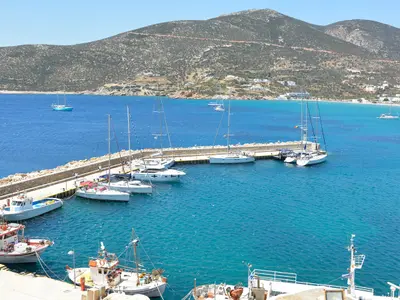 Marina Gialos Beach in Φάρος, Greece — photo 2