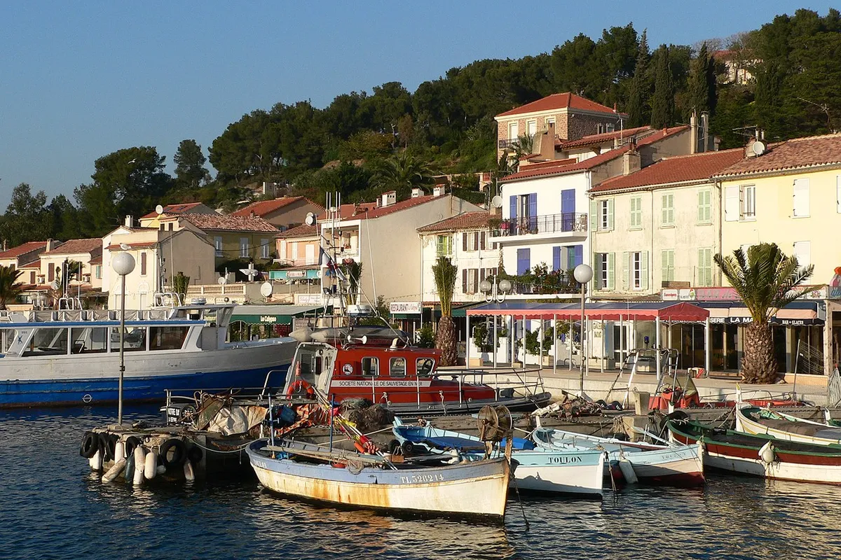 Port de Saint Mandrier sur Mer, marina in Saint-Mandrier-sur-Mer, France