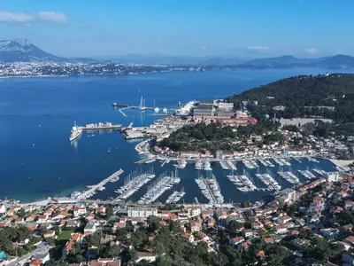 Port de Saint Mandrier sur Mer, marina in Saint-Mandrier-sur-Mer, France — photo 2