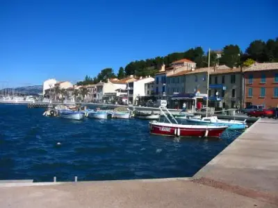 Port de Saint Mandrier sur Mer, marina in Saint-Mandrier-sur-Mer, France — photo 5