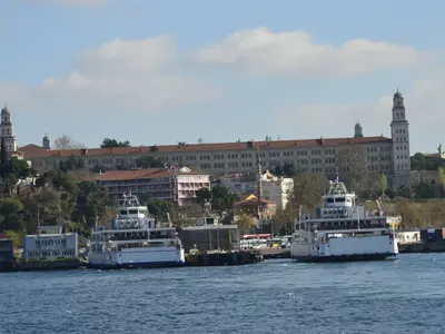 Uskudar harem Marina in Üsküdar, Turkey — photo 2