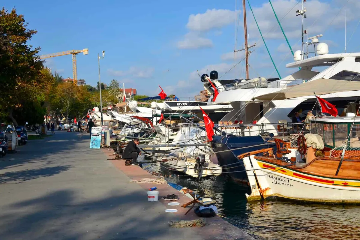 Kuruçeşme Park Marina in Beşiktaş, Turkey
