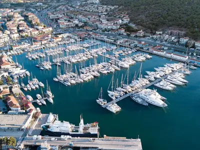 Cesme Marina in Çeşme, Turkey — photo 5